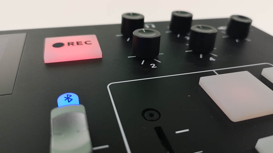 rodecaster for podcasts image